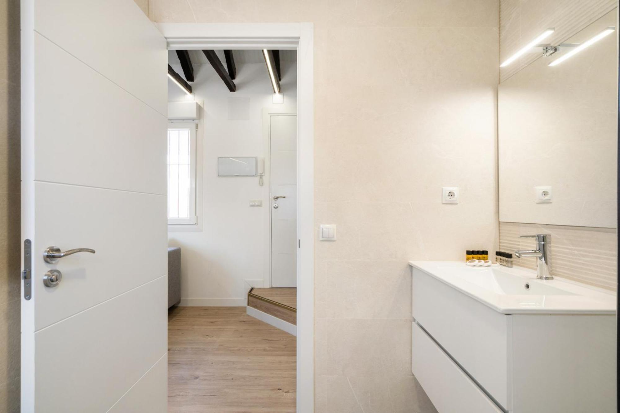 Apartamentos En La Avda De La Albufera Alquiler Temporal Мадрид Екстериор снимка