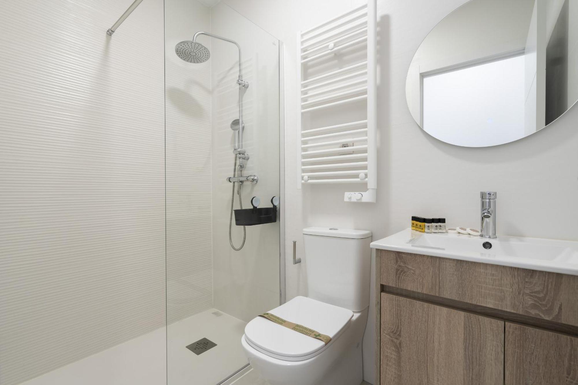 Apartamentos En La Avda De La Albufera Alquiler Temporal Мадрид Екстериор снимка