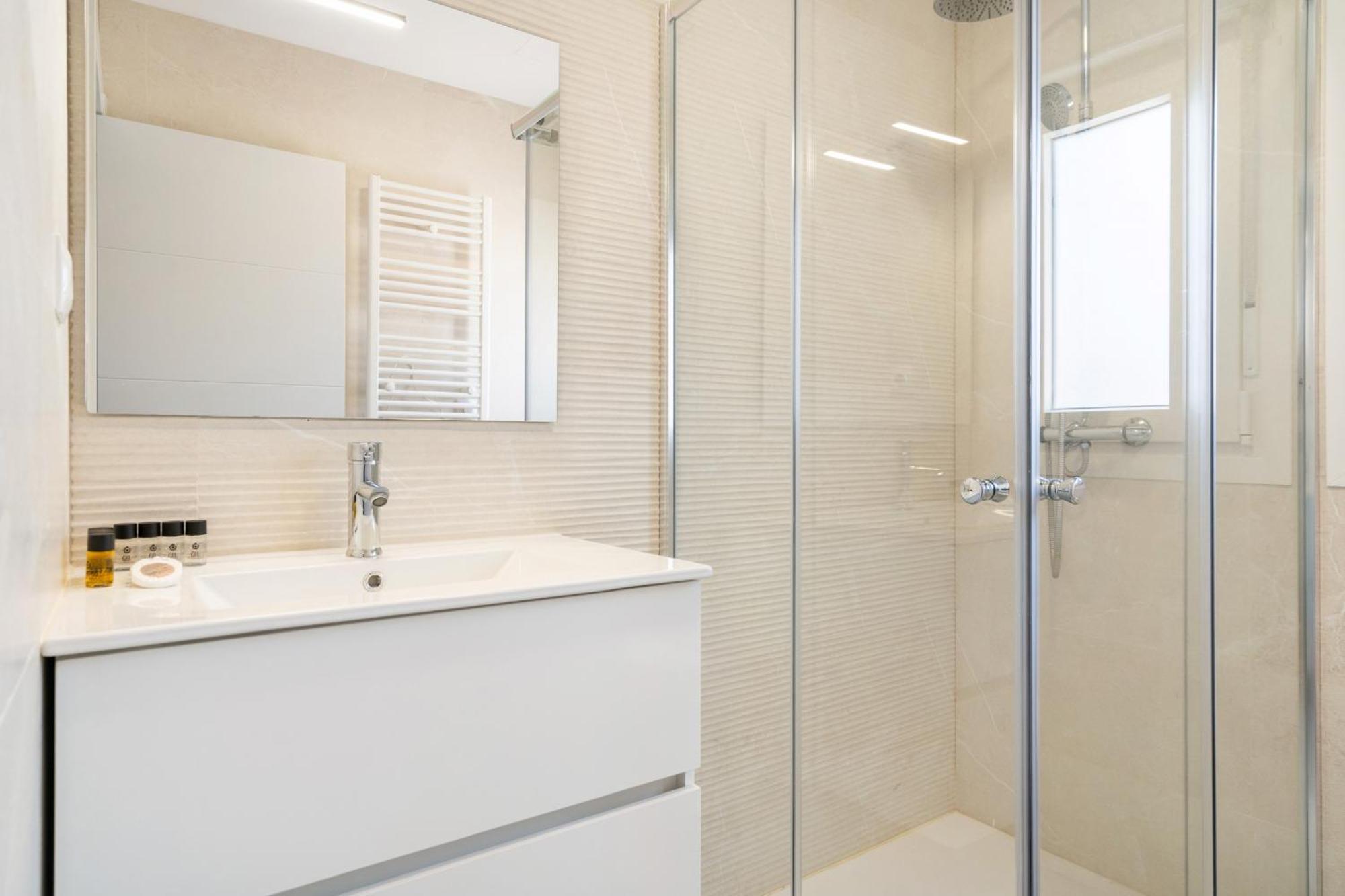 Apartamentos En La Avda De La Albufera Alquiler Temporal Мадрид Екстериор снимка